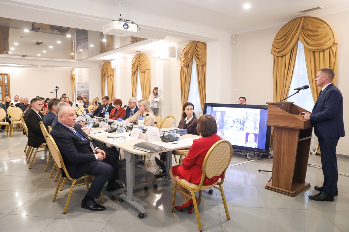 Круглый стол «Флагманские решения вопросов музеефикации археологических памятников в природной и городской среде». Фото: Евгений Федосков.