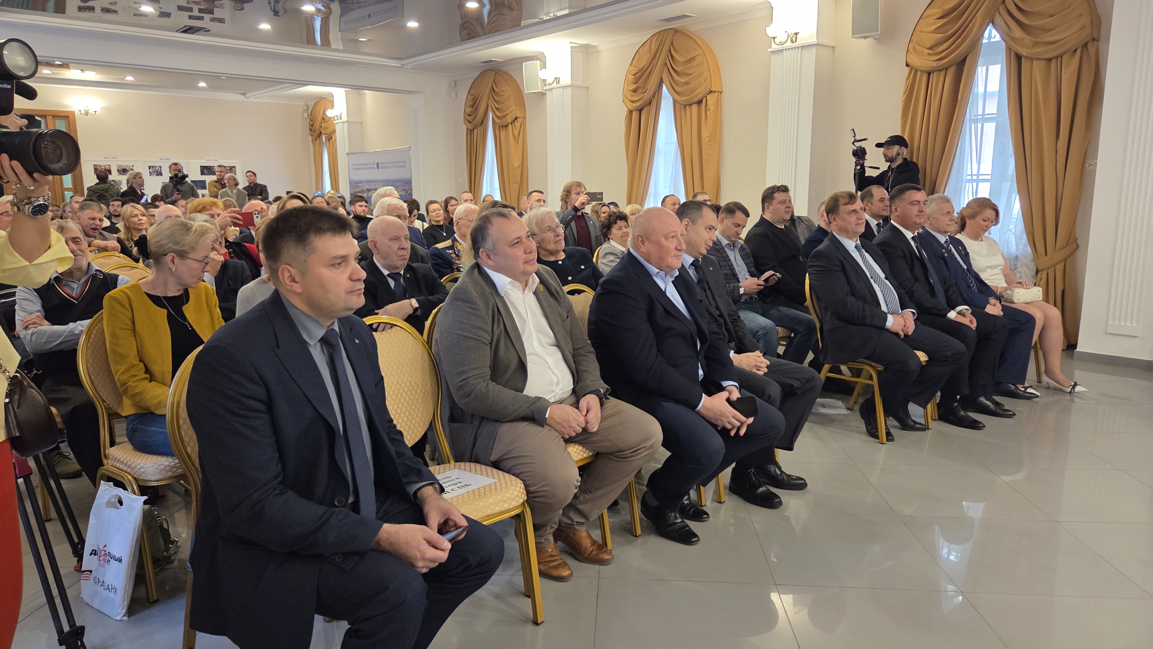 В Музее космонавтики и ракетной техники представили инновационный выставочный проект, посвященный орбитальной станции "МИР".