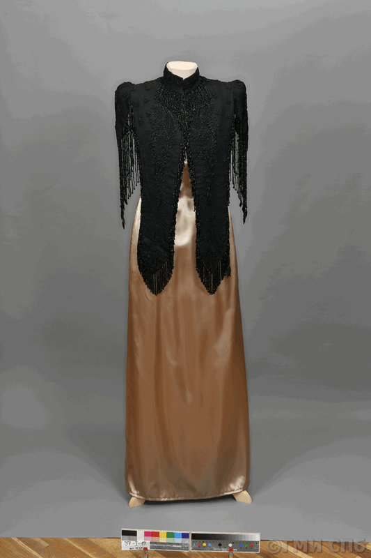 Women's cape. Late 1880s – 1890s