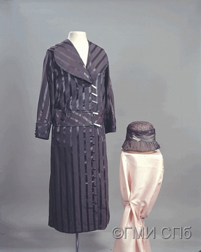 Пальто женское и шляпа. 1920-е годы