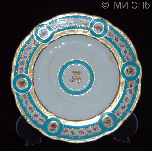 Тарелка декоративная с монограммой. 1830-е годы
