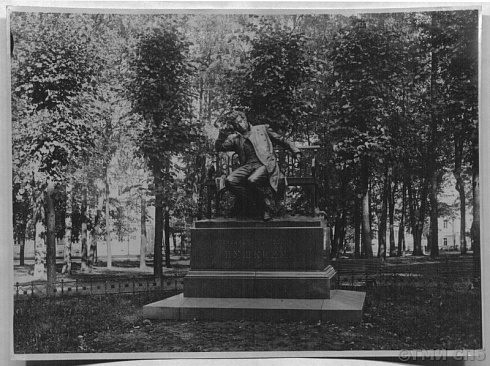 Детское Село. Памятник А. С. Пушкину в Лицейском саду. 1930-е годы (?).