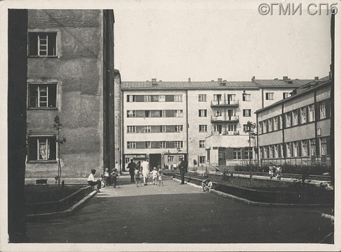 LenTASS.    Kondratievsky settlement.  Residential housing in the yards and a kindergarten. 1930-ies(?)