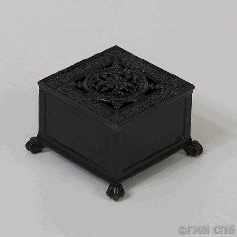 Шкатулка с ажурной крышкой. 1903