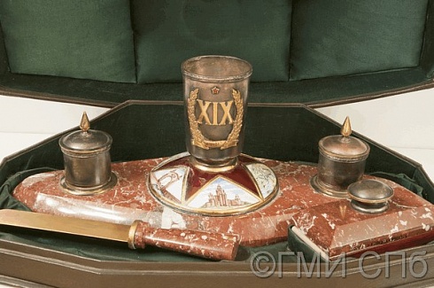 Чернильный прибор, выпущенный к XIX съезду ВКПб . 1952