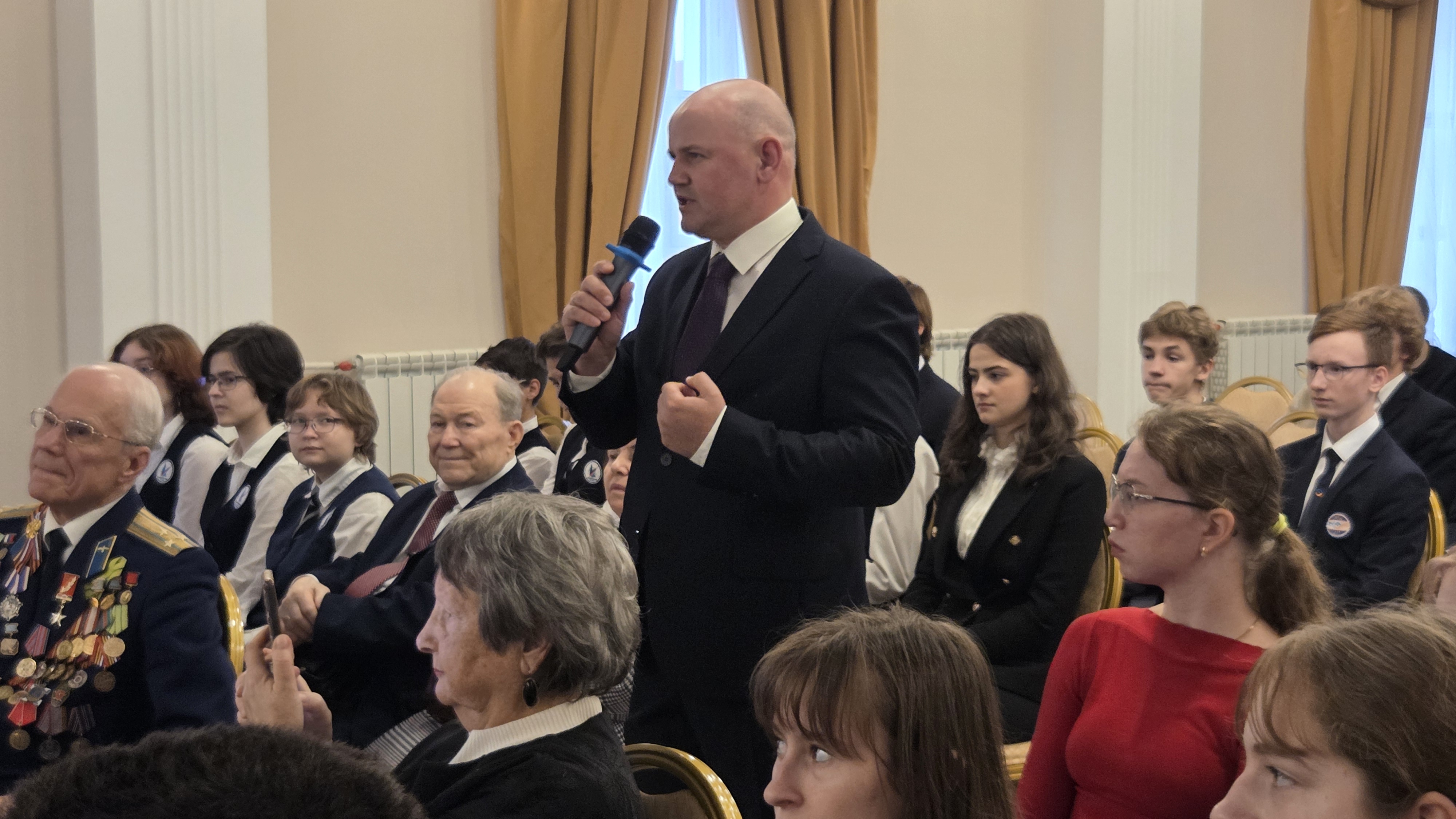 В Музее космонавтики и ракетной техники представили инновационный выставочный проект, посвященный орбитальной станции "МИР".