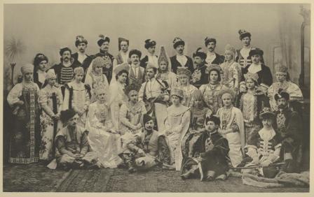 Фотография из альбома «Костюмированный бал  в Зимнем дворце в феврале 1903 года».  ГМИ СПб