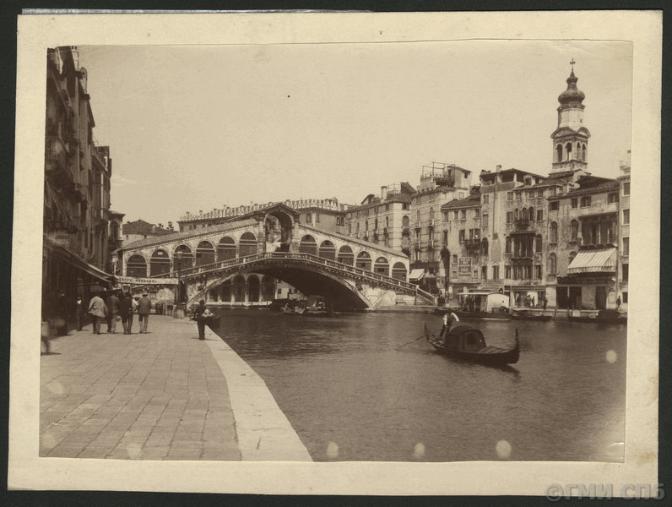 Неизвестный фотограф. [Италия. Венеция.] Мост Риальто. 1880-1890-е годы.