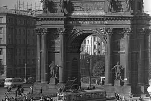 Oranela railway: poetry and prose of the Strelna tram line...